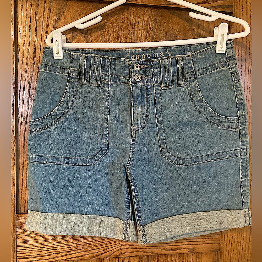 2/$15 - Sonoma Life & Style - Modern Shorts Size 6